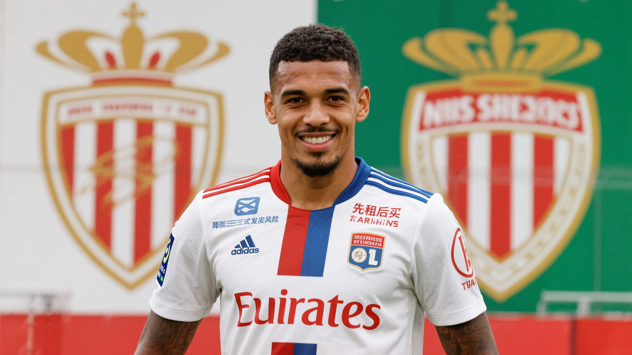 尼斯与塞维利亚竞相争夺法兰克福中场租借机会 值得注意的是,无论是尼斯还是塞维利亚,此次交易方案